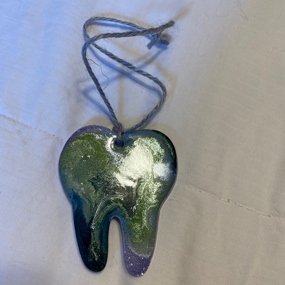 Handmade resin tooth
